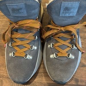 OUT N ABOUT III CONQUEST WP -Sorel boots size 9 - LIKE NEW! Colors- Quarry, Fawn